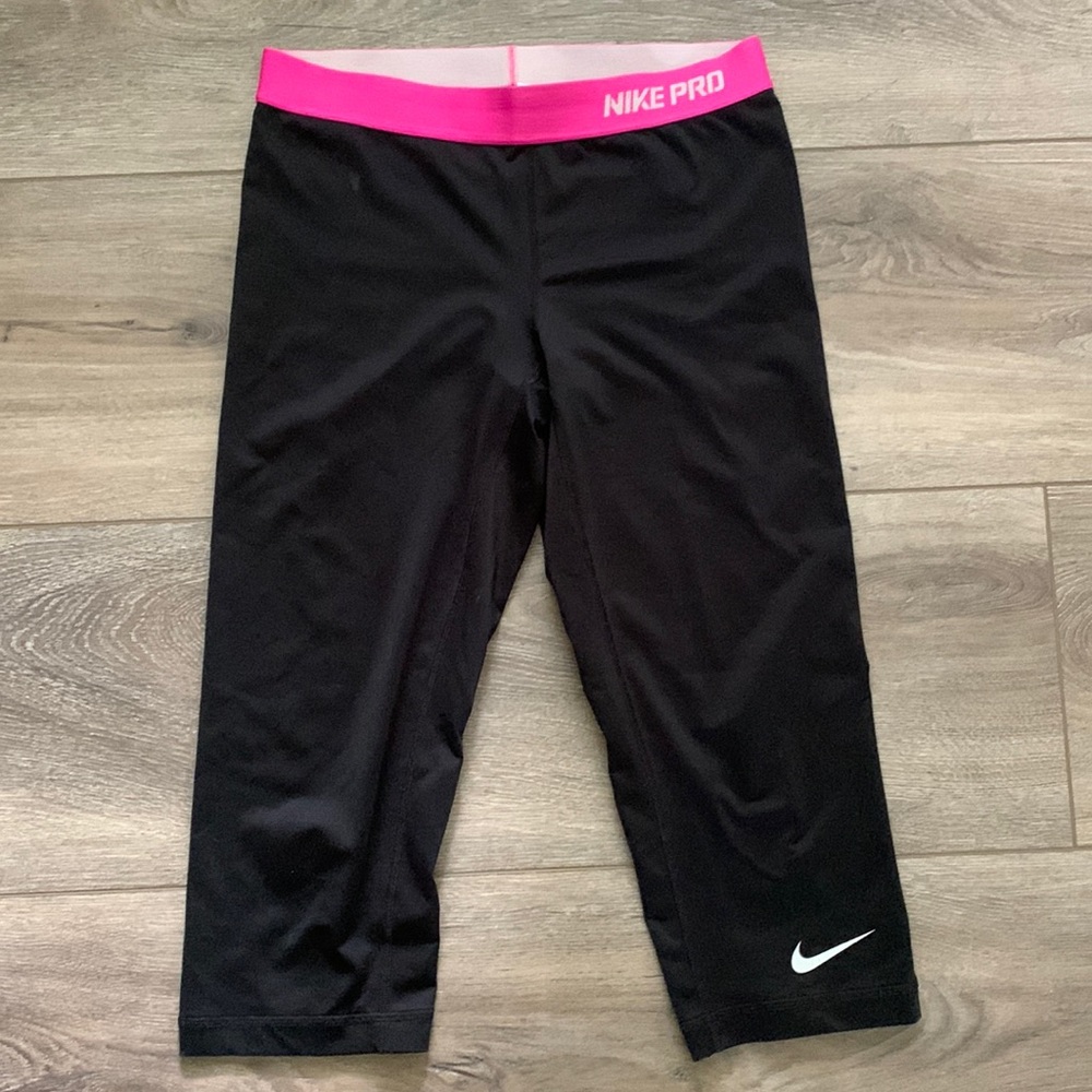 Nike pro Capri pull on pants size medium